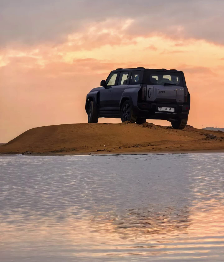 Half Desert, Dunes in Dubai